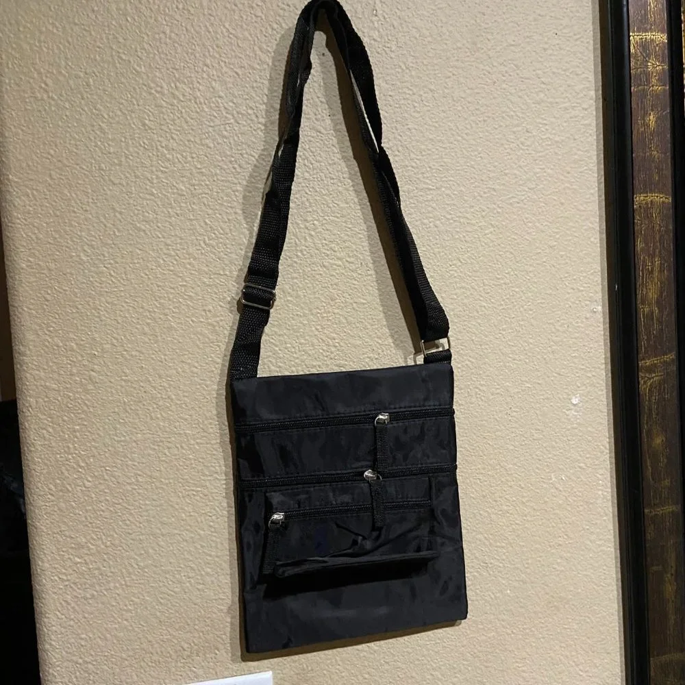 Stealth Black Sports Bag - Picture 7 of 11